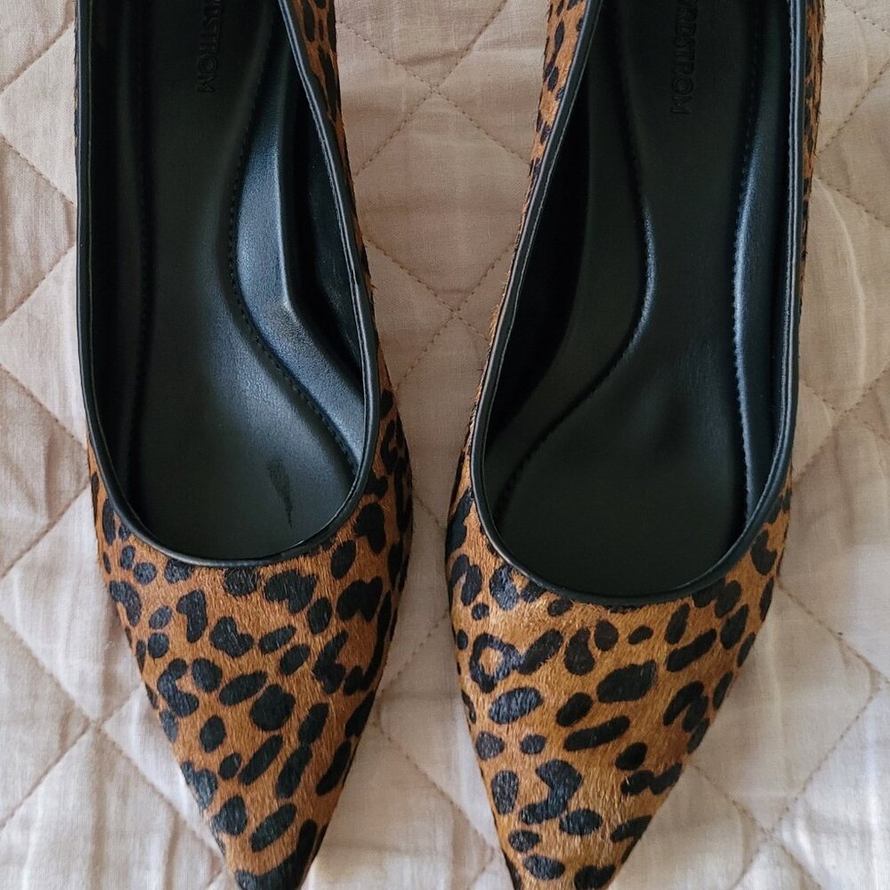 Leopard print kitten heel shoes size 7.5.